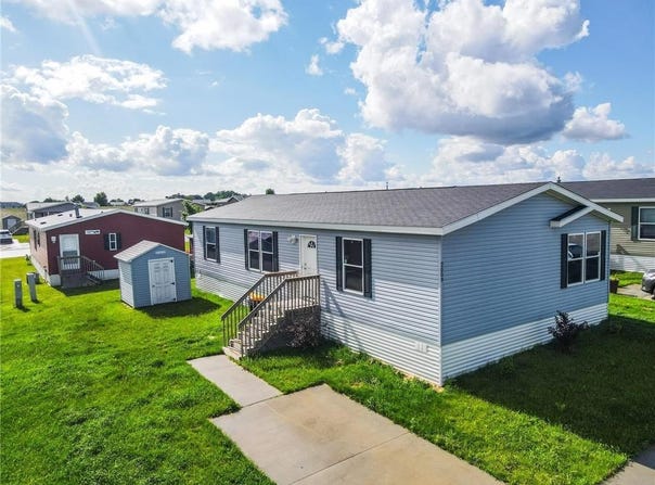 2009 Osprey Pl NW, Stewartville, MN 55976