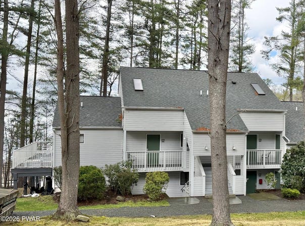 601 Waterview Lane, Greentown, PA 18426