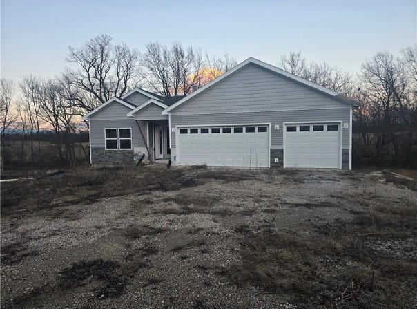 467 SE 90th Road, Warrensburg, MO 64093