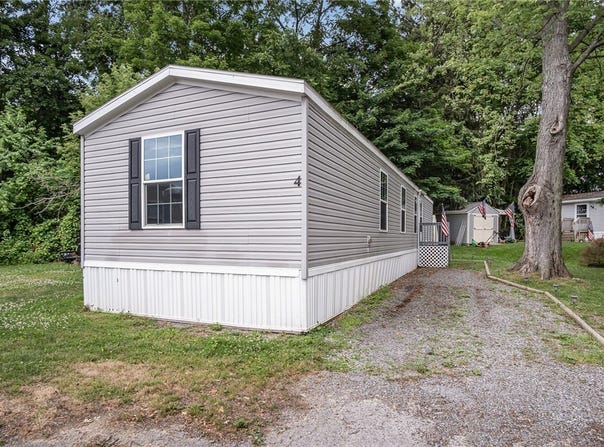 4 Forest Edge Drive, Batavia, NY 14020