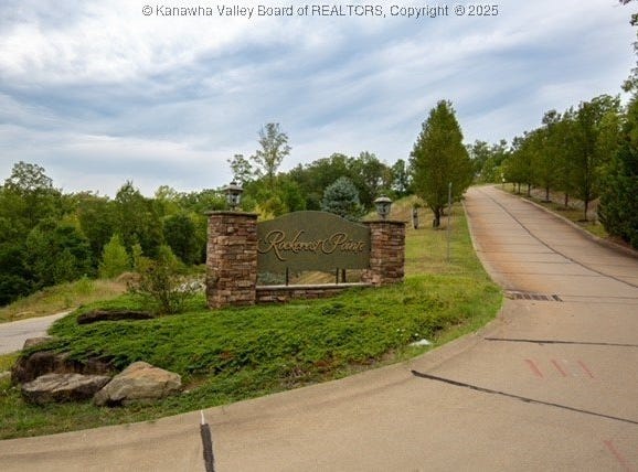 135 Oakview Road, South Charleston, WV 25309