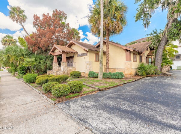 205 Magnolia Street, New Smyrna Beach, FL 32168
