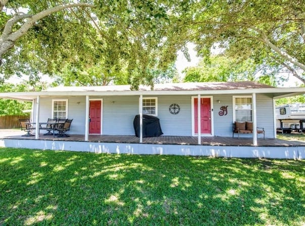 270 E Lamar Street, Palmer, TX 75152