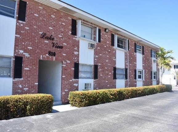 810 Lake Shore Drive, Lake Park, FL 33403