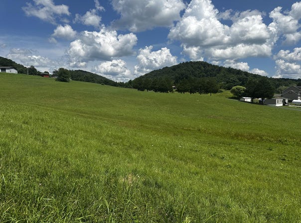 9999 Cannon Lake Road, Cannon, KY 40923
