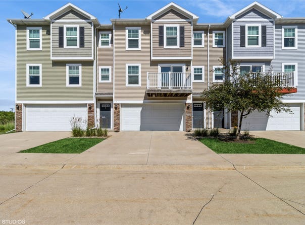 1024 NE 49th Lane, Ankeny, IA 50021