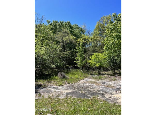 124 Fairhaven Drive, Crossville, TN 38558
