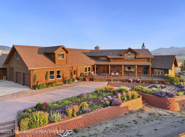 14 TABLE TOP Drive, Dubois, WY 82513