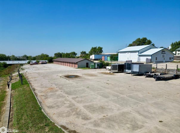 1723 HWY 71 N, Carroll, IA 51401