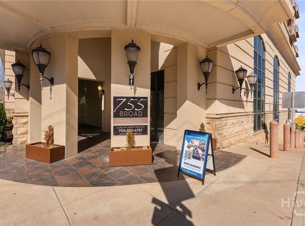 755 E Broad Street, Athens, GA 30601