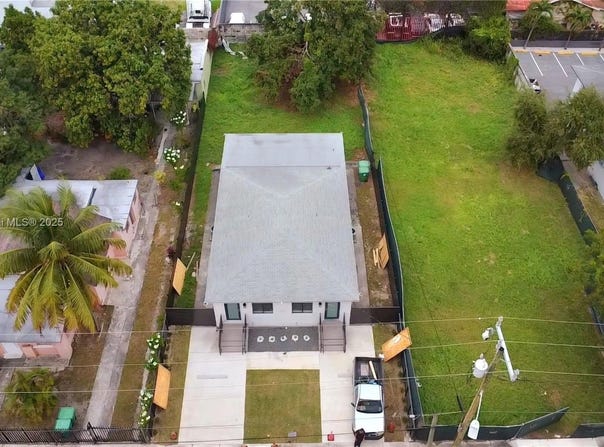 681 NW 30th St, Miami, FL 33127