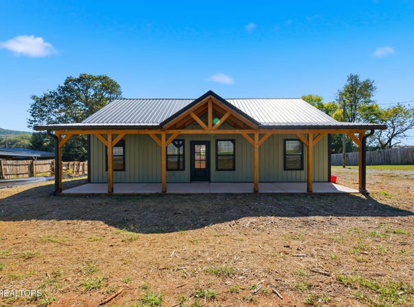 111 Powell Ave, Sweetwater, TN 37874