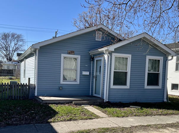 652 S State Street, Hobart, IN 46342
