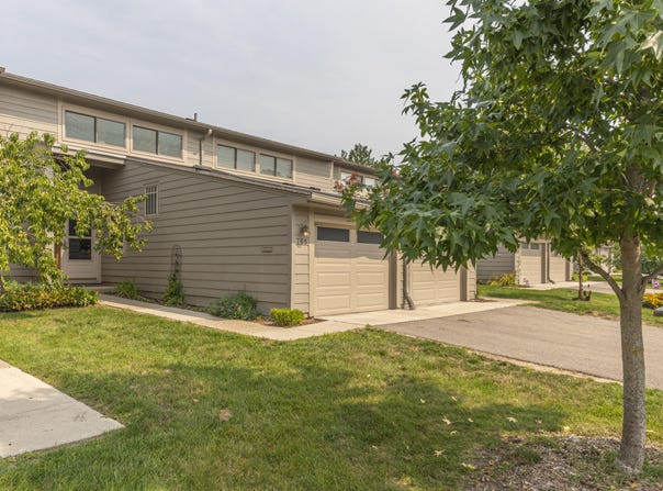 765 Peninsula Court, Ann Arbor, MI 48105
