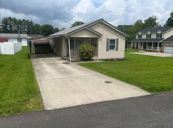 125 Ward Avenue, Elkins, WV 26241