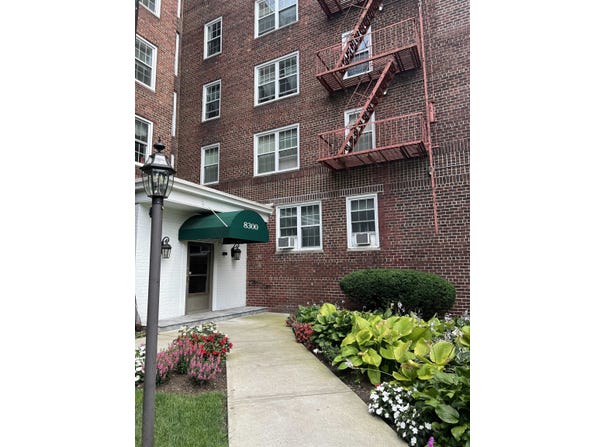 8300 BLVD EAST, North Bergen, NJ 07047