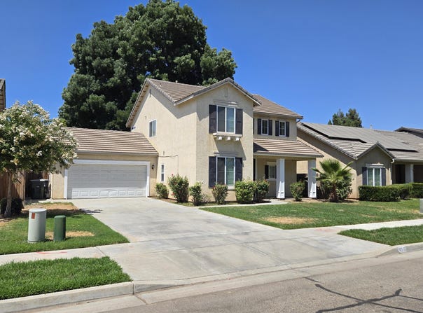 816 W Loyola Avenue, Visalia, CA 93277