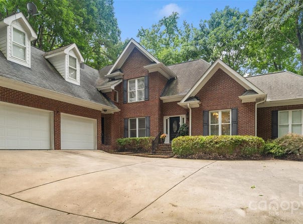 23 Tanglewood Road, Clover, SC 29710