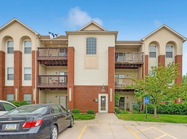 805 Blue Sky Dr, NorthLiberty, IA 52317