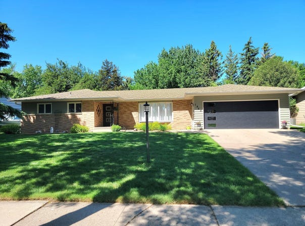 1824 Eisenhower Circle, Aberdeen, SD 57401