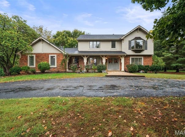 46 Forest Lake Court, St Charles, MO 63301