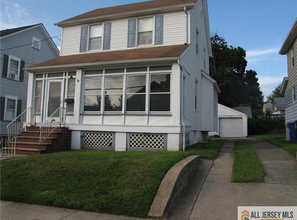 9 Elmwood Place, North Brunswick, NJ 08902