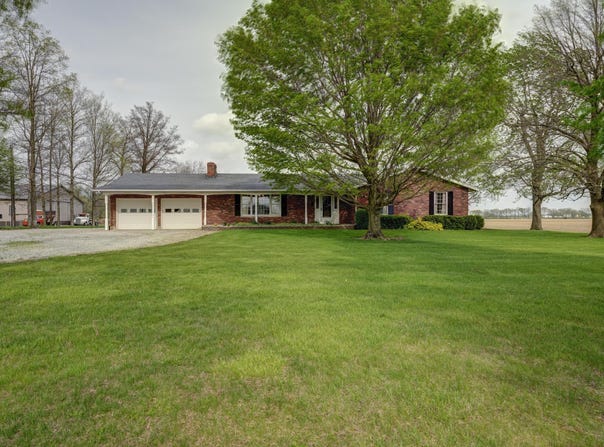 9743 State Route 118, Ansonia, OH 45303