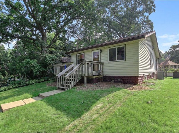 3266 W Owasso Boulevard, Shoreview, MN 55126