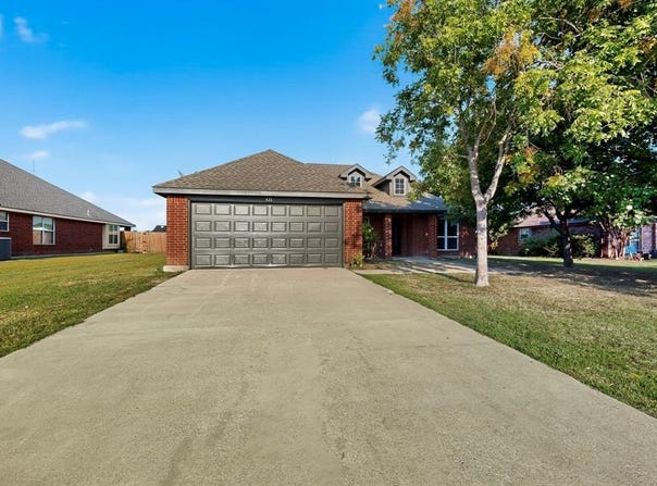 425 Windmill Drive, Lavon, TX 75166
