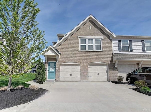 40 Old Pond Road, Springboro, OH 45066