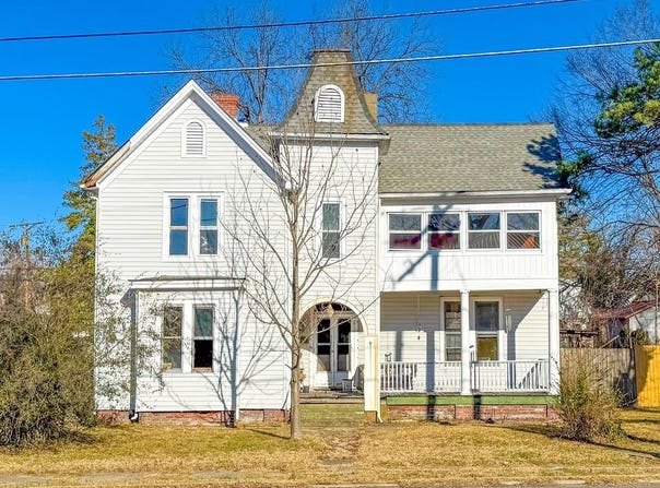 301 E Virginia Avenue, Crewe, VA 23930