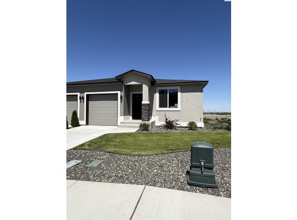726 Rio Vista Loop, Richland, WA 99352