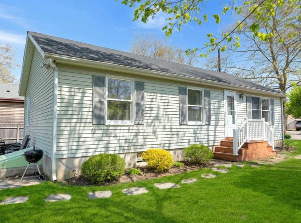 411 2nd Street, Greenport, NY 11944