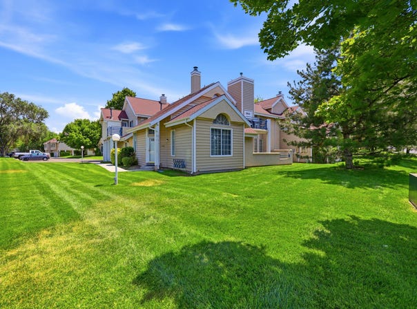 5426 S LIGHTHOUSE Rd, Taylorsville, UT 84123