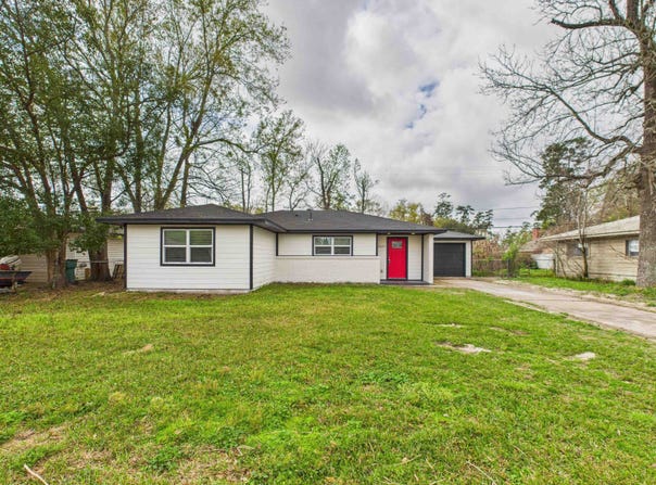 2025 Coronado, Orange, TX 77630