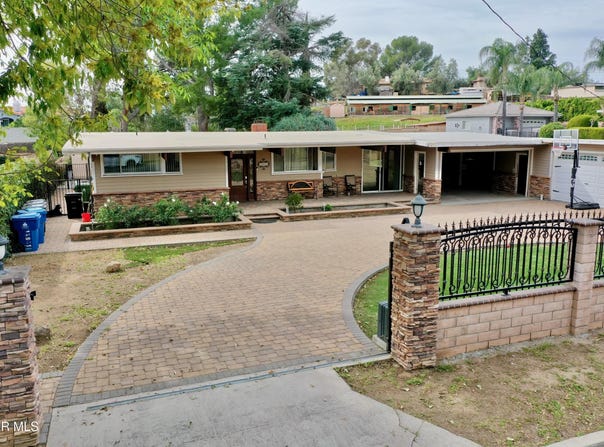 12801 Gladstone Ave, Sylmar, CA 91342