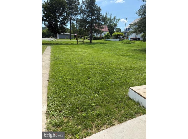 83 JACKSON STREET, PAW PAW, WV 25434