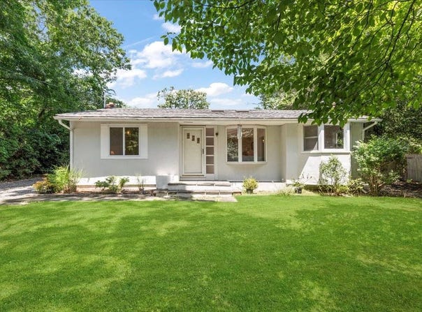 56 W DONELLAN RD, Hampton Bays, NY 11946