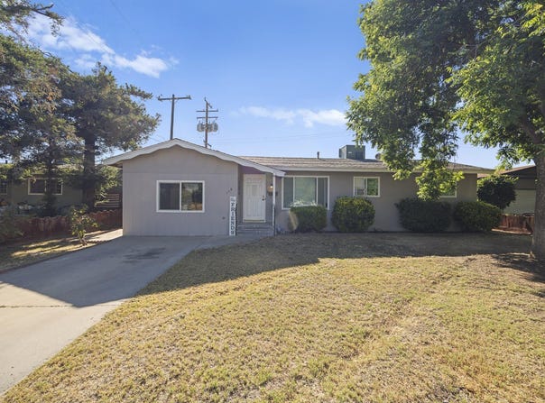 119 Bryant Court, Exeter, CA 93221