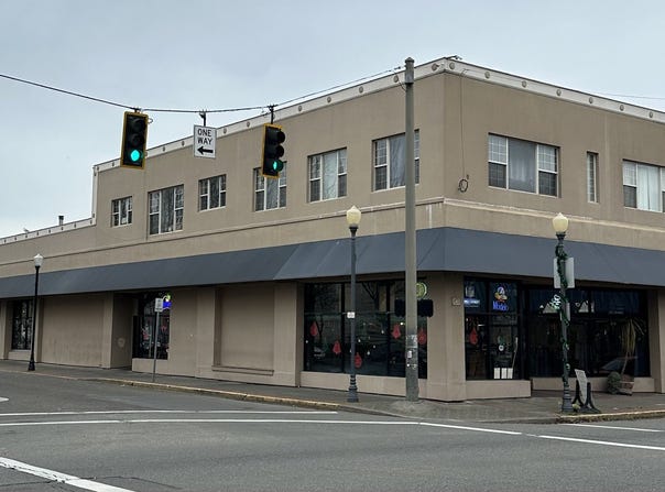 295 S BROADWAY, Coos Bay, OR 97420