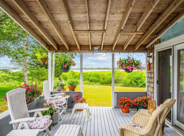 16 Gulls Cove Road, West Yarmouth, MA 02673