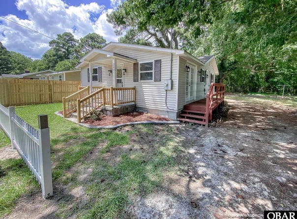 204 Pinewood Ave, Elizabeth City, NC 27909