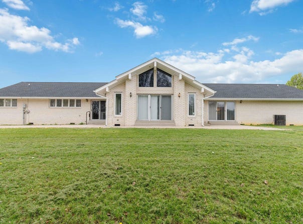 2056 W Laurel Road, London, KY 40741