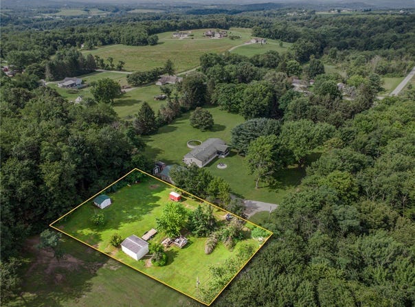 517 Atlantic Rd, Derry Twp, PA 15627