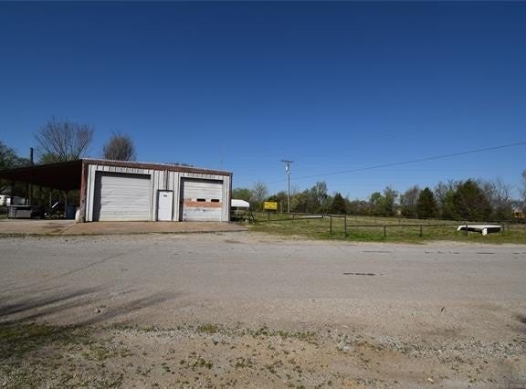135 N Main Street, White Oak, OK 74301