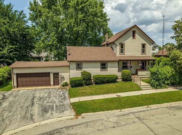833 11th Street, Monroe, WI 53566