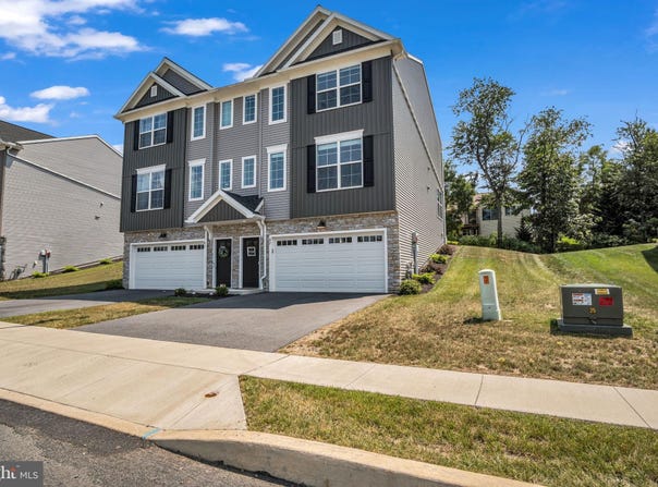 47 GLENN VW, CARLISLE, PA 17013