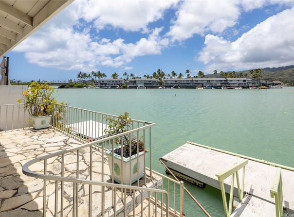 675 Kaumakani Street, Honolulu, HI 96825