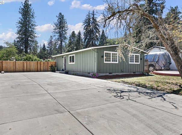 830 LARCH ST, Eugene, OR 97405