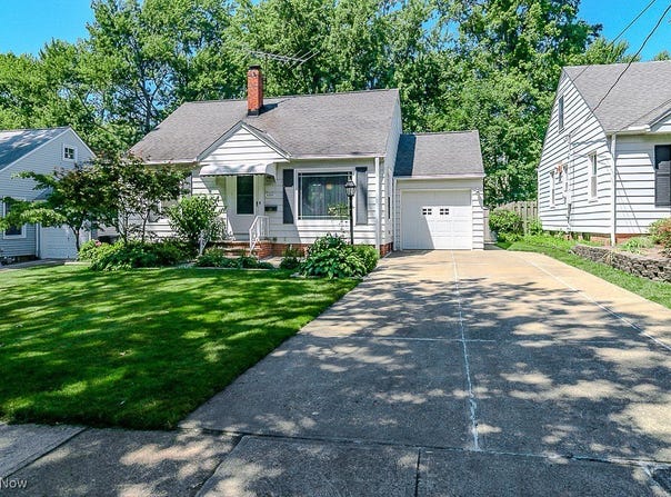 5223 Edenhurst Road, Lyndhurst, OH 44124